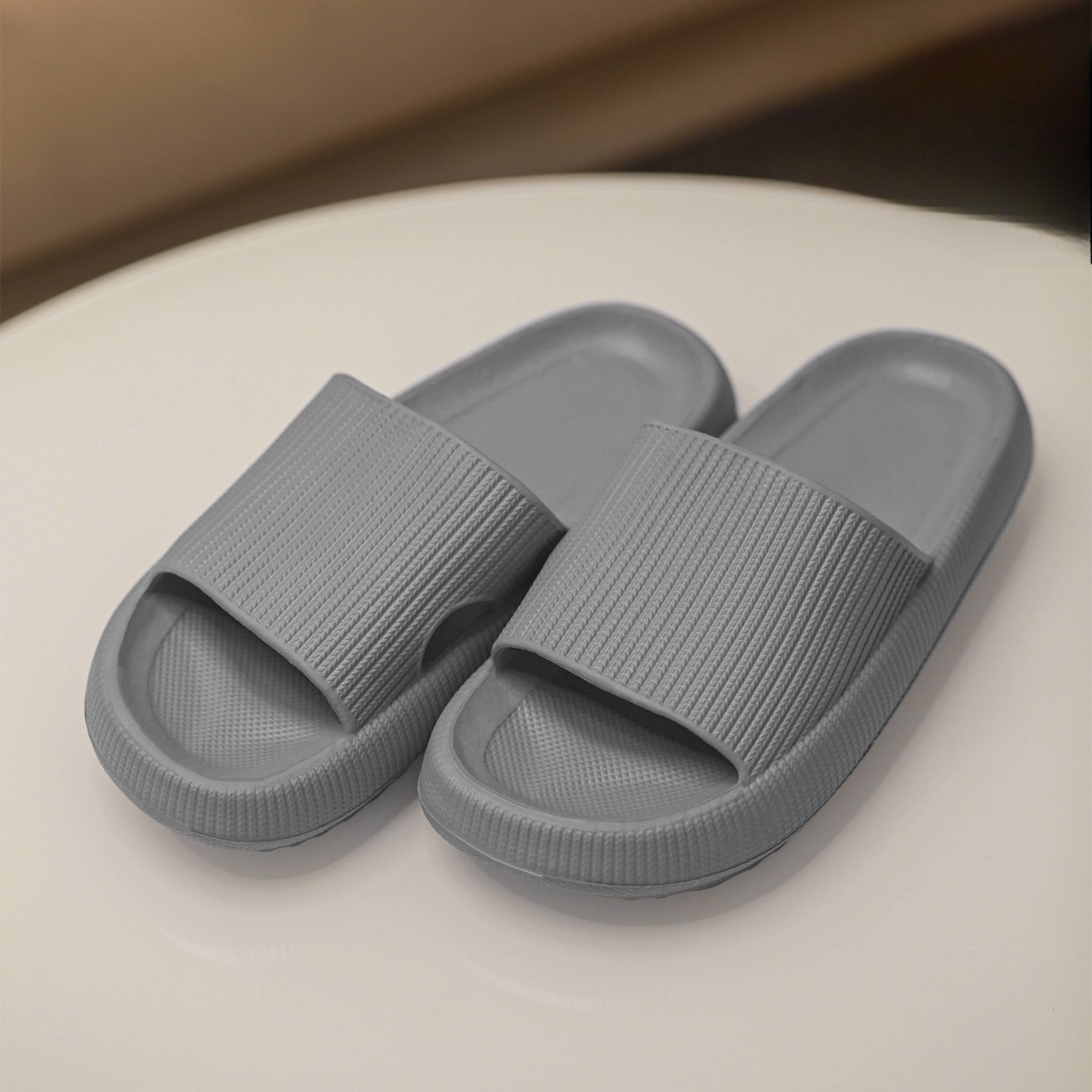 【関税＆送料込み】Grey Suede Slide Sandals With Monile Det Suede urban slides for Man in Taupe Smoke | Brunello Cucinelli